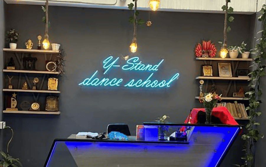 Y Stand Dance School